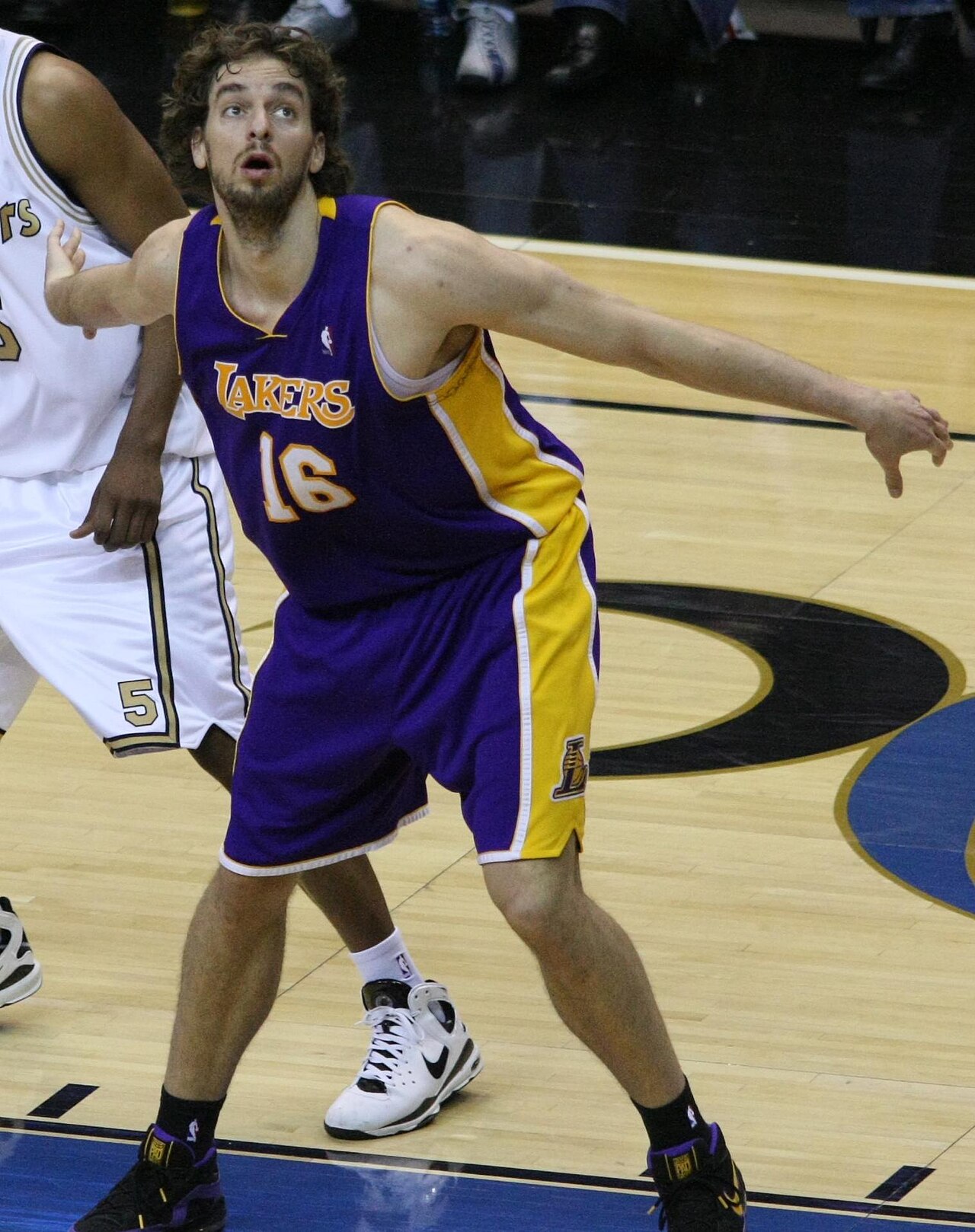 Pau Gasol boxing out for a rebound with the Los Angeles Lakers